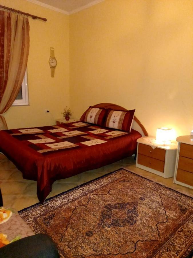 Manthoguesthouse Gjirokastër Exterior foto